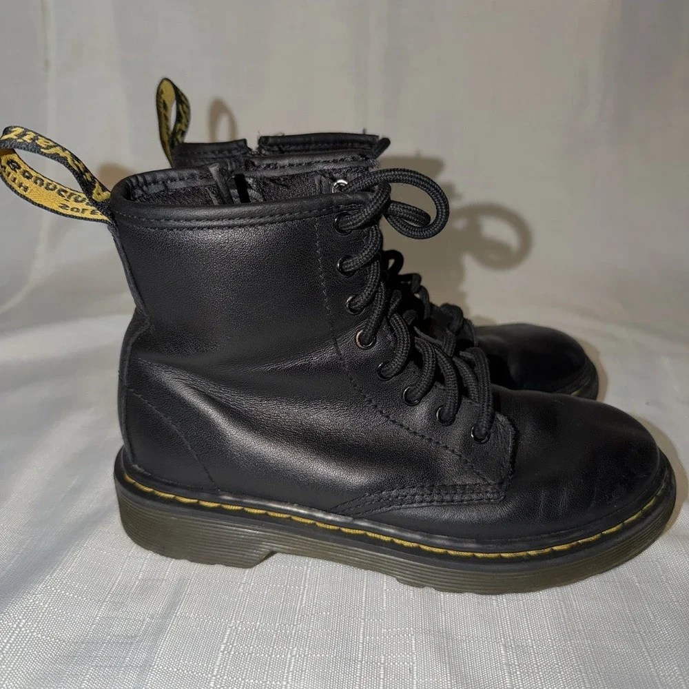 Dr. Martens 1460 Kids Size 1 Black Boots W/zipper Laces The Original 8 Hole Docs